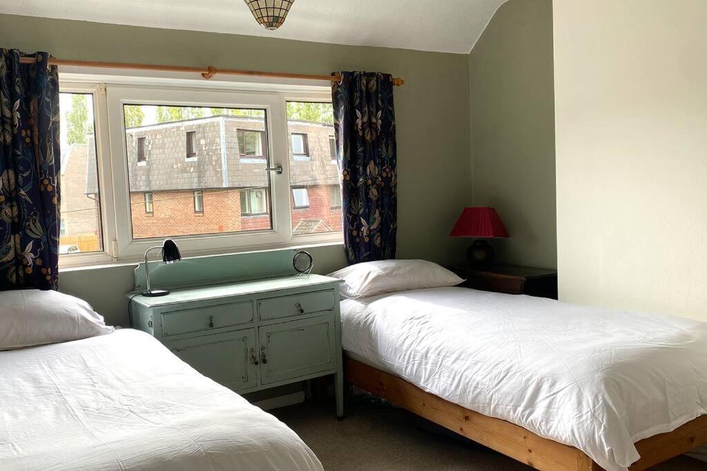 Holiday home 2bd Garden Hideaway In *