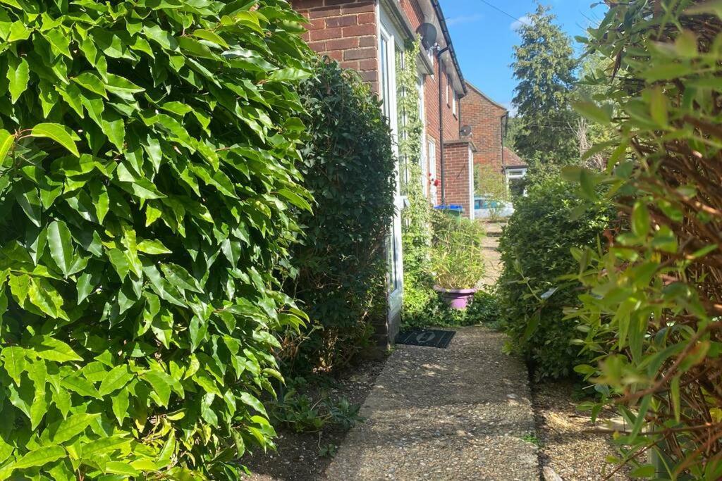 2bd Garden Hideaway In Holiday home